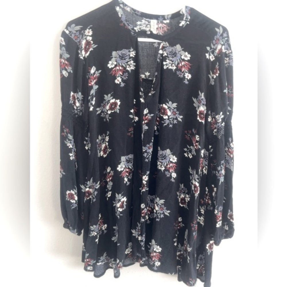 Free People Women’s Keyhole‎ V-neck Front Floral High Low Top Bloae size small